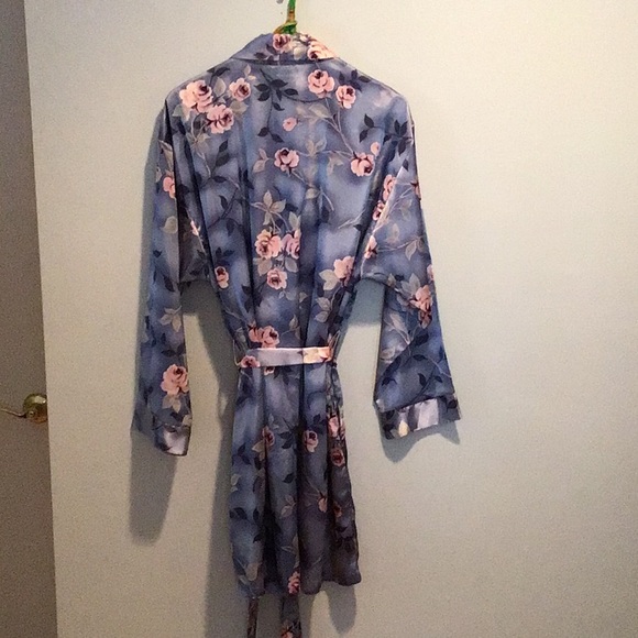 Kathryn Pink Roses on Blue Robe Button and Tie Closure Small - Picture 3 of 3
